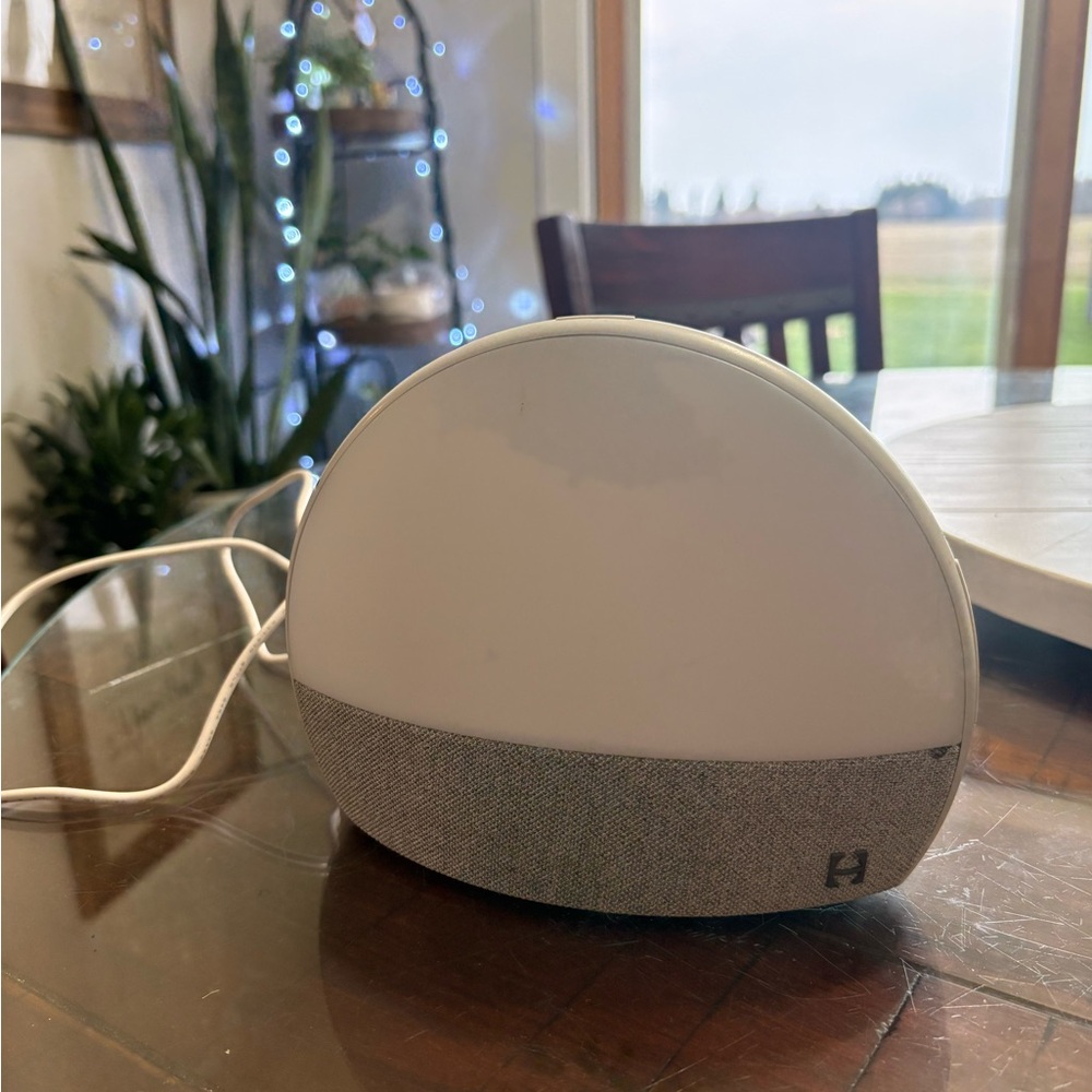Hatch white and gray Sleep Sound Speaker